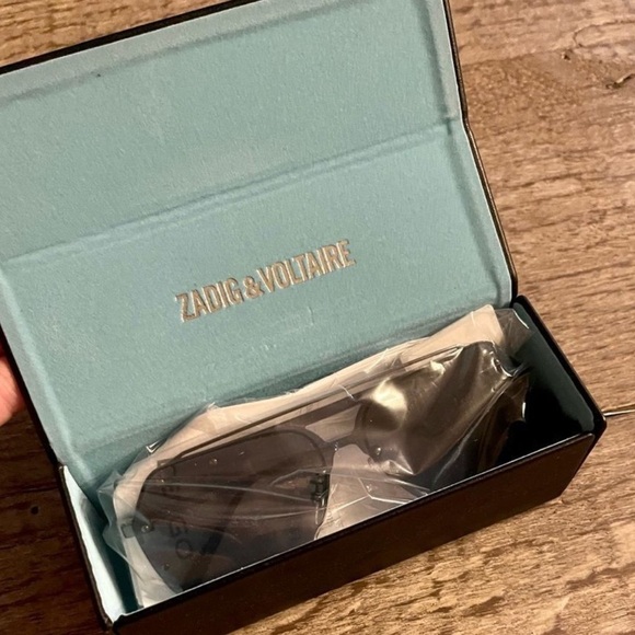 Zadig & Voltaire Aviator Sunglasses. - Picture 6 of 8